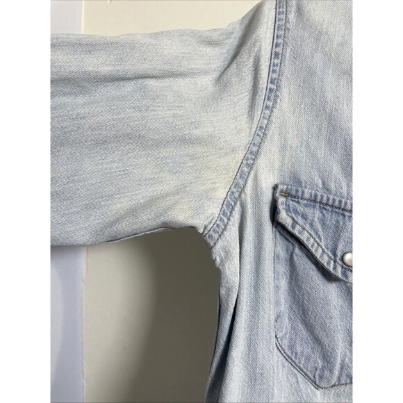 Levis Denim Shirt Womens XS Light Blue Western Pearl Snap Two Pocket Cotton - Picture 10 of 14